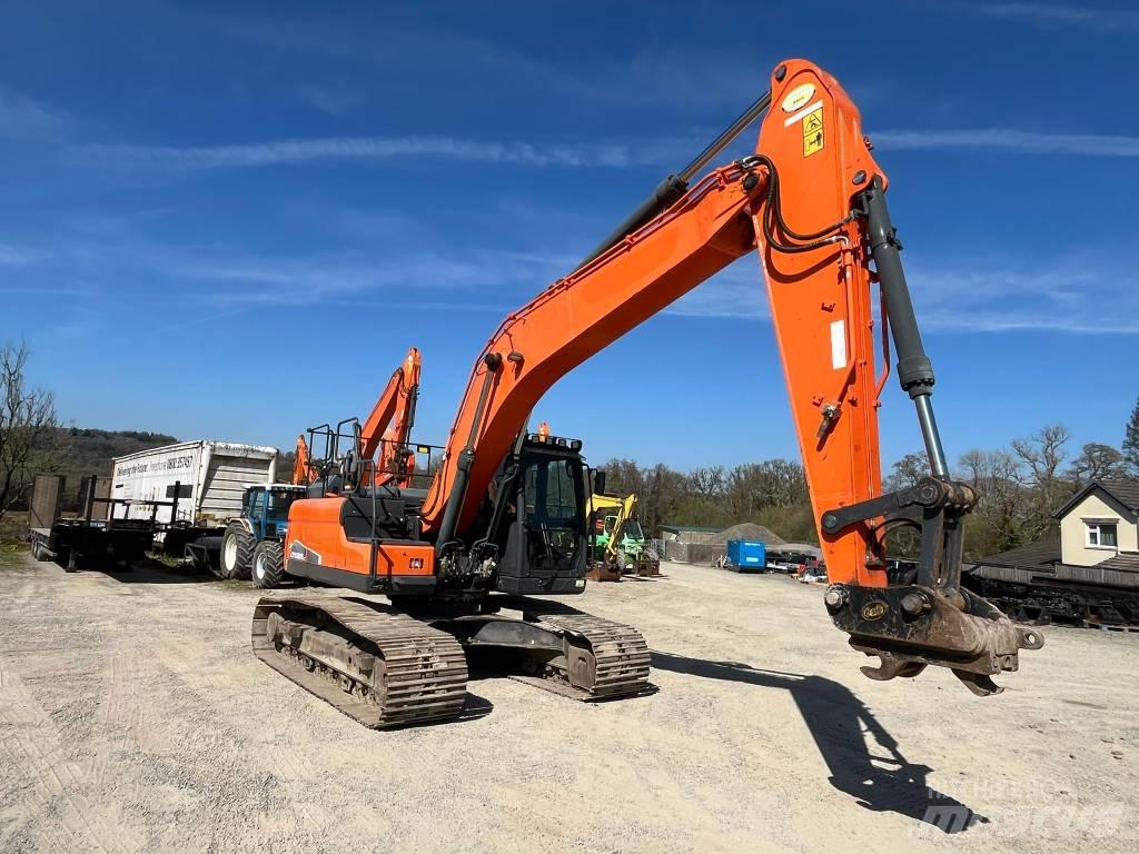 Doosan DX 225 Гусеничні екскаватори