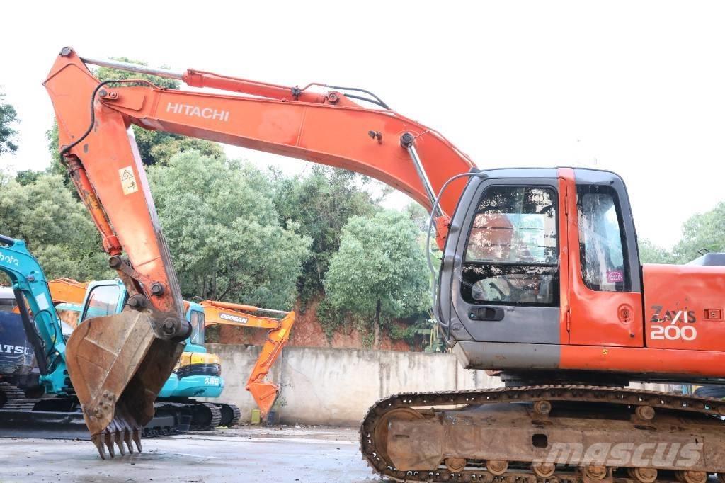 Hitachi ZX 200 LC-3 Гусеничні екскаватори