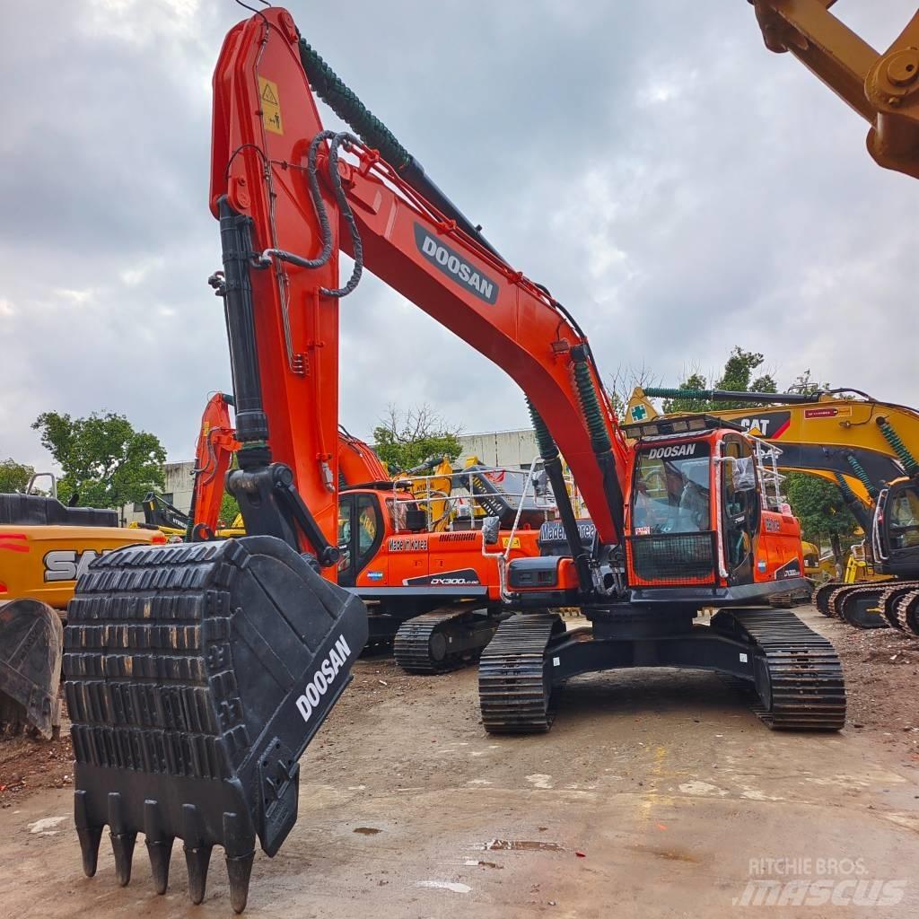 Doosan DX 300 LC Гусеничні екскаватори