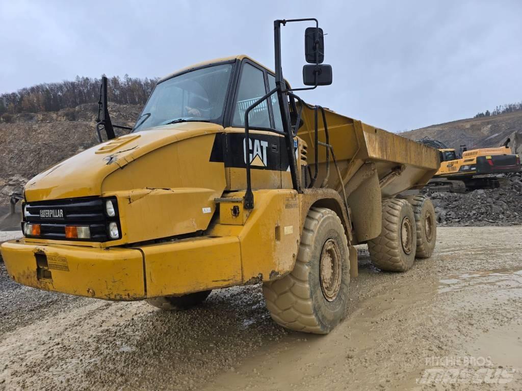CAT 730 Зчленовані самоскиди