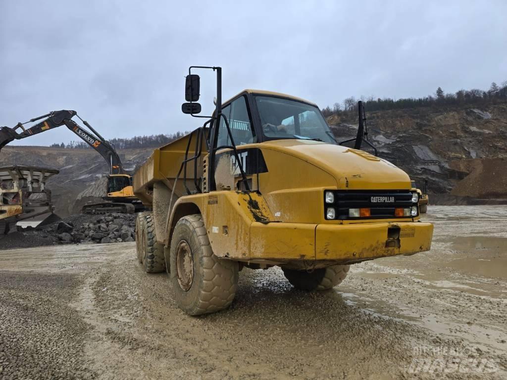 CAT 730 Зчленовані самоскиди
