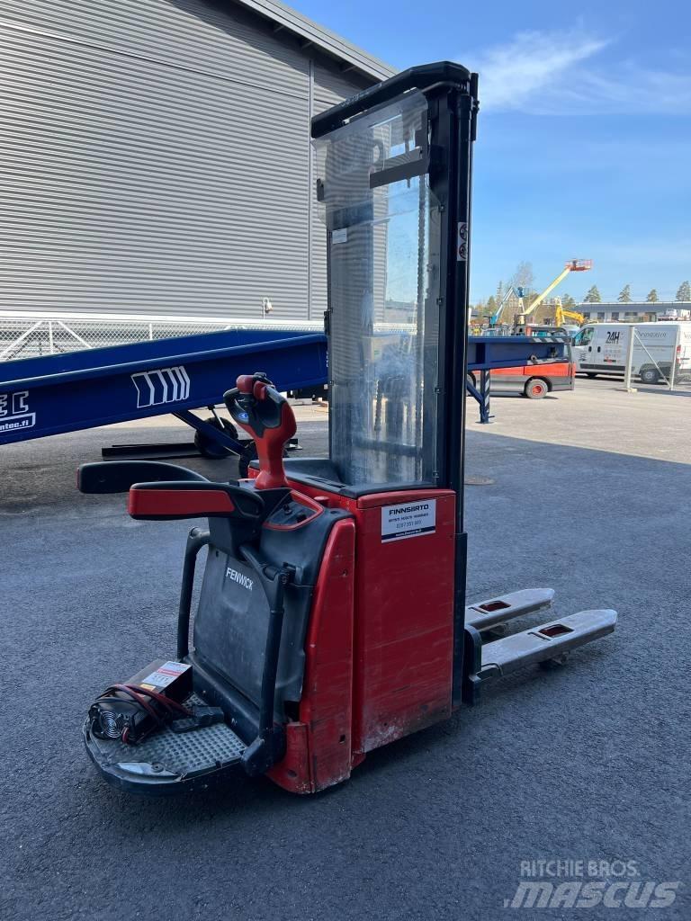 Linde L16AP Самохідні електроштабелери