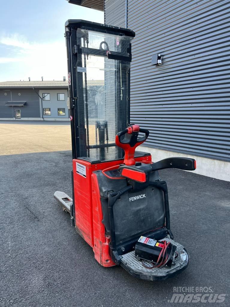 Linde L16AP Самохідні електроштабелери