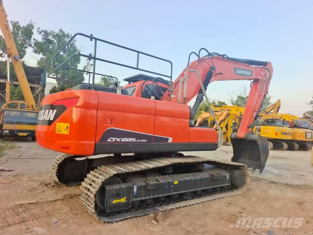 Doosan DX 225 LC-9C Гусеничні екскаватори