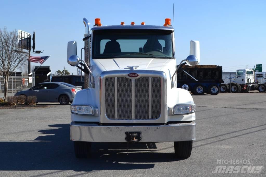 Peterbilt 567 Тягачі