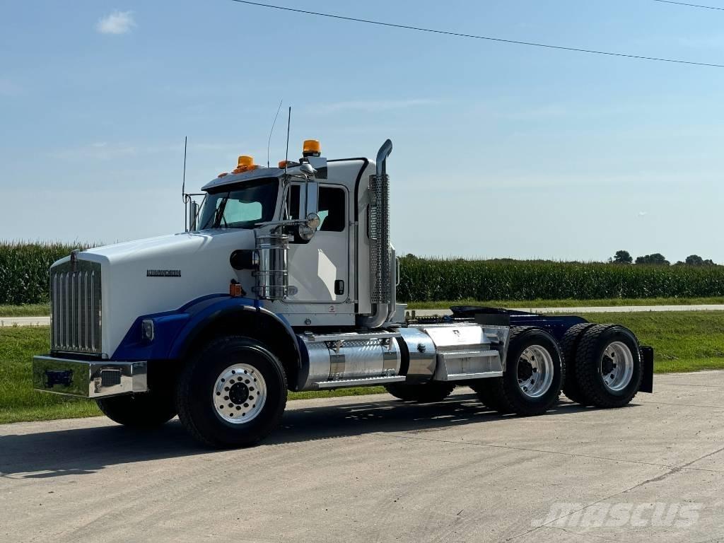 Kenworth T 800 Тягачі