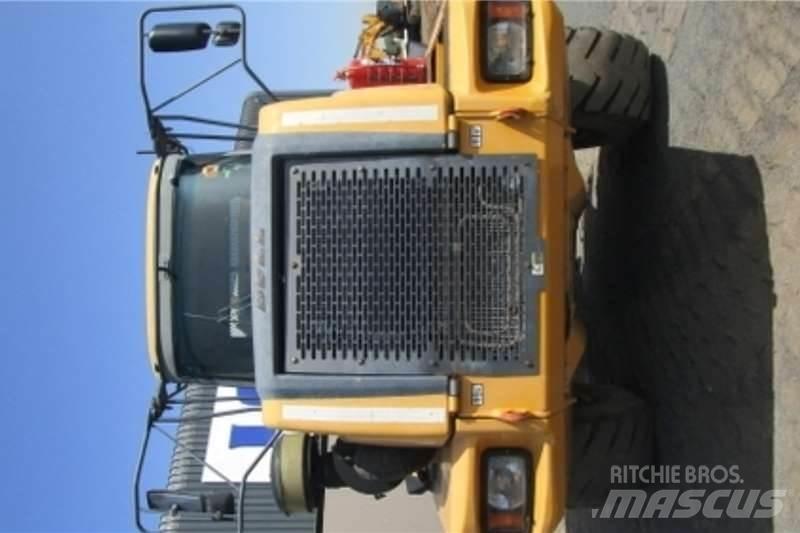 Bell B30D Зчленовані самоскиди