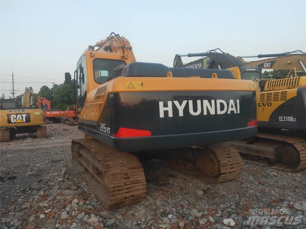 Hyundai R215-9 Гусеничні екскаватори