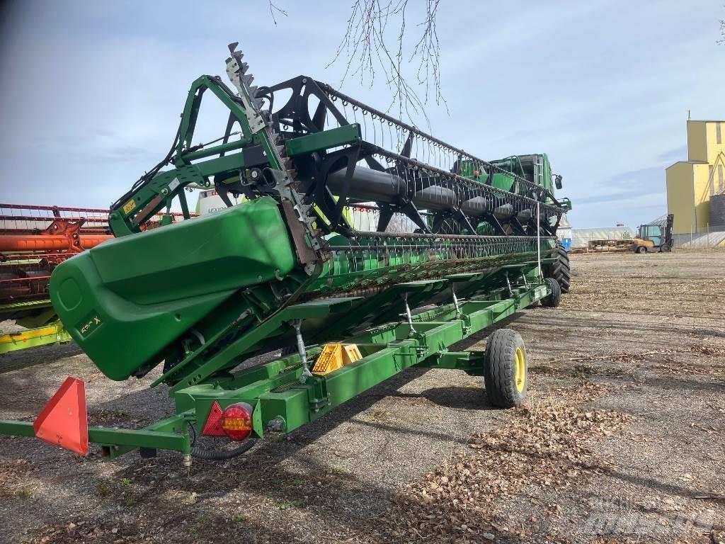 John Deere 670i Зернозбиральні комбайни