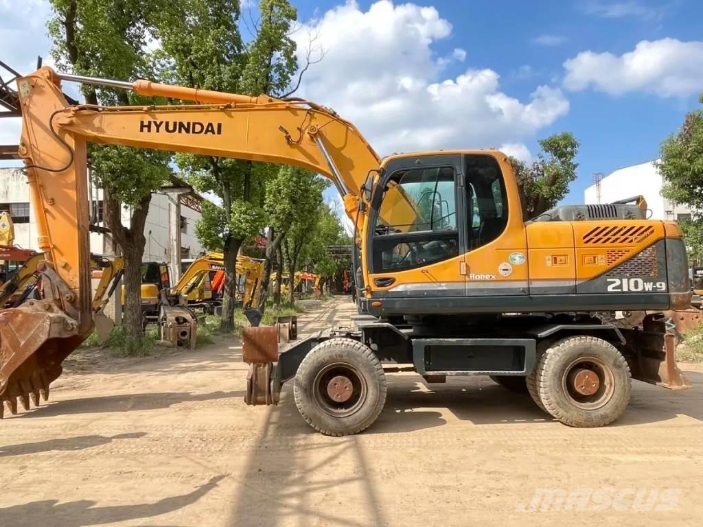 Hyundai R210W-9 Колісні екскаватори