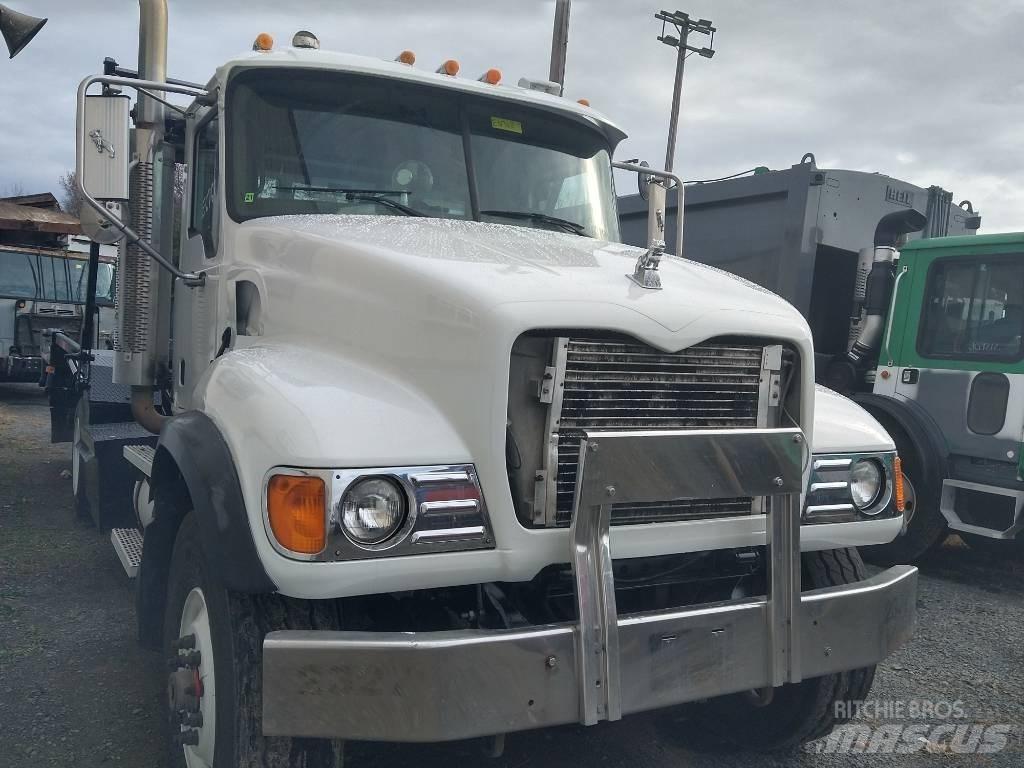Mack CV 713 Сміттєвози