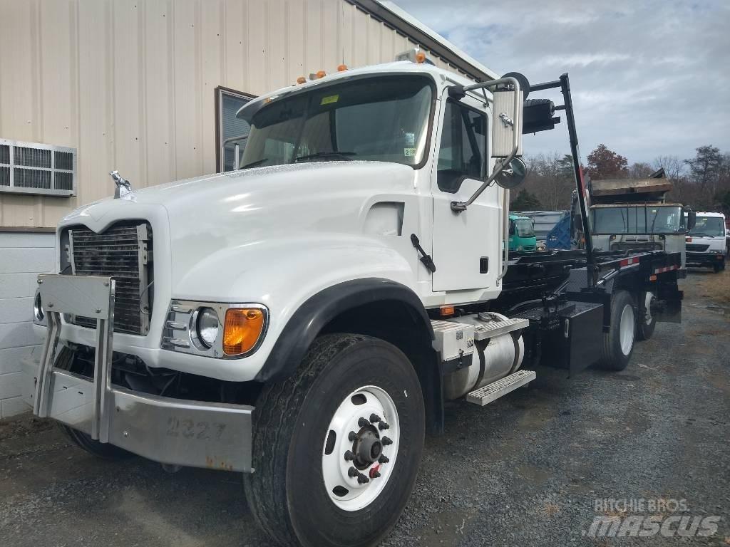 Mack CV 713 Сміттєвози