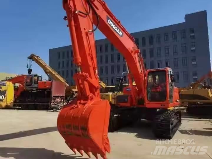 Doosan DX225LC Гусеничні екскаватори
