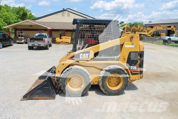 CAT 226 Міні-навантажувачі