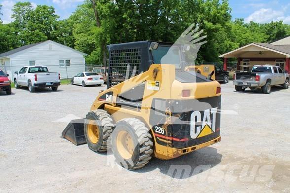 CAT 226 Міні-навантажувачі