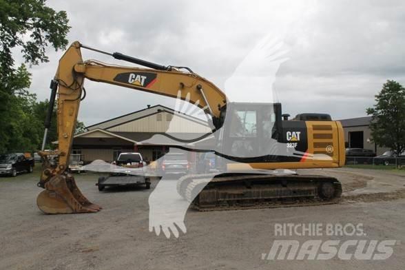 CAT 323FL Гусеничні екскаватори