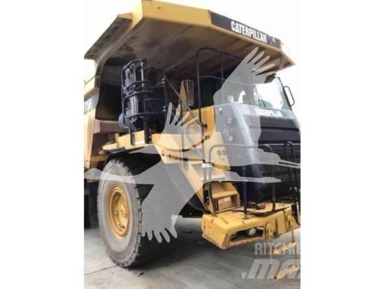 CAT 775F Зчленовані самоскиди