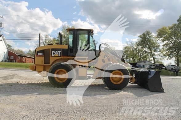 CAT 930G Фронтальні навантажувачі