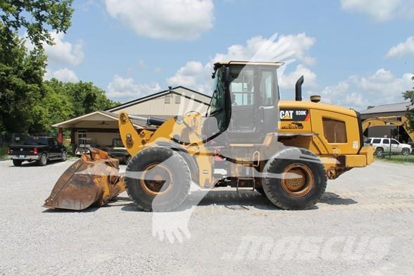 CAT 930K Фронтальні навантажувачі
