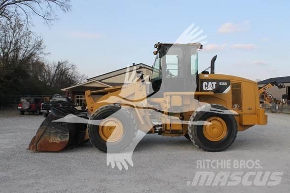 CAT 938H Фронтальні навантажувачі