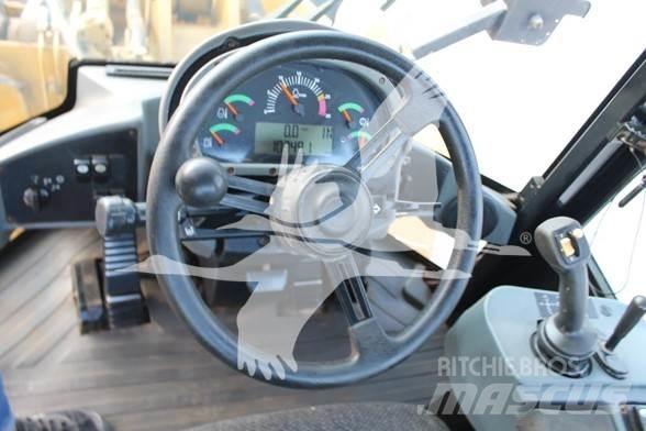 CAT 938H Фронтальні навантажувачі