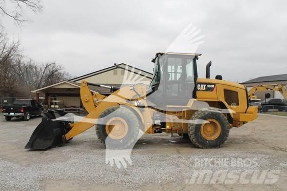CAT 938M Фронтальні навантажувачі