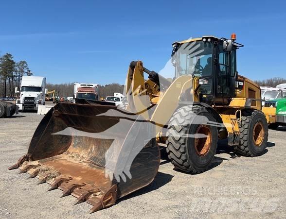 CAT 938M Фронтальні навантажувачі