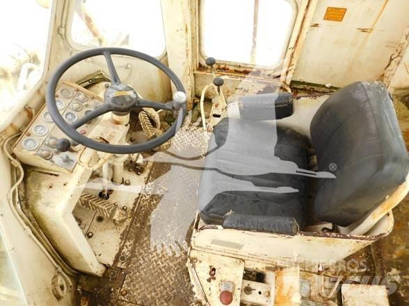 CAT 988 Фронтальні навантажувачі