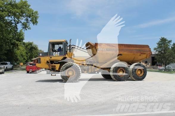 CAT D350E Зчленовані самоскиди