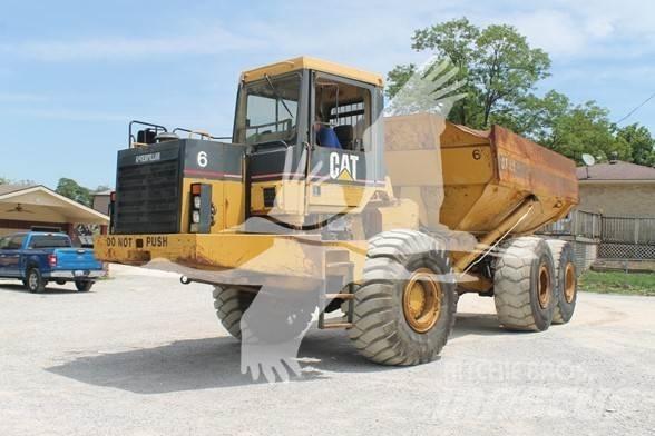 CAT D350E Зчленовані самоскиди