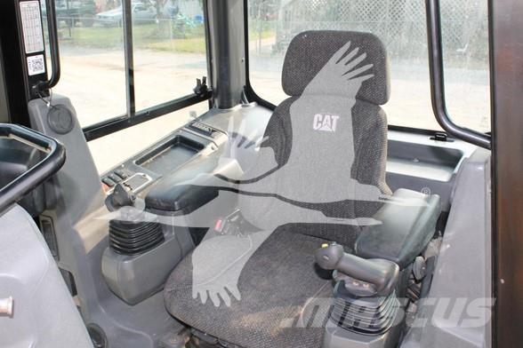 CAT D5K2 LGP Гусеничні бульдозери