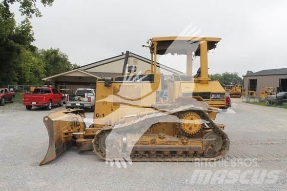 CAT D5M XL Гусеничні бульдозери