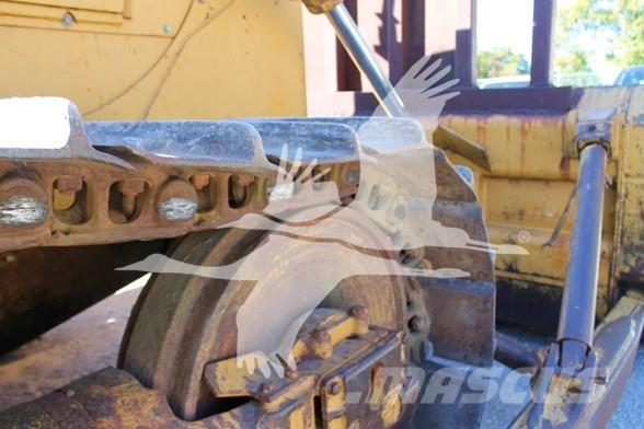 CAT D6D Гусеничні бульдозери