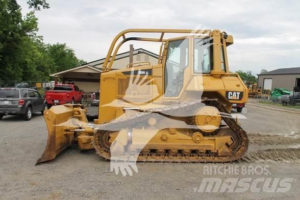 CAT D6N XL Гусеничні бульдозери