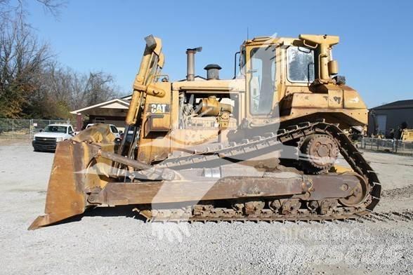 CAT D8N Гусеничні бульдозери
