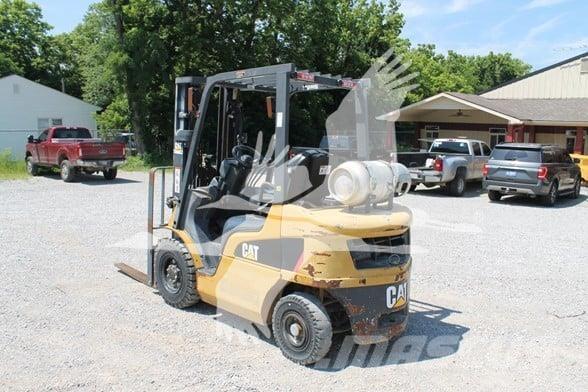 CAT GP25N Дизельні навантажувачі