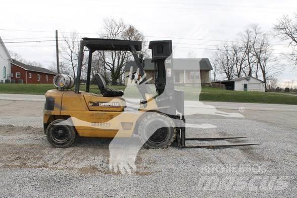 CAT GP40 Дизельні навантажувачі