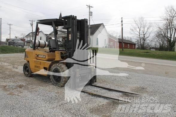 CAT GP40 Дизельні навантажувачі