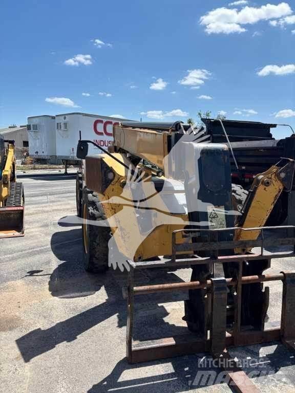 CAT TL943D Телескопічні навантажувачі