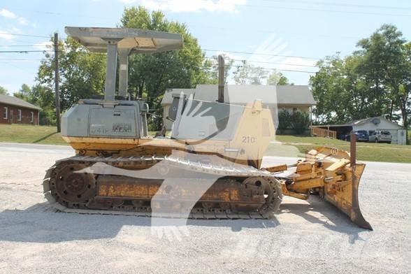 Komatsu D41P-6 Гусеничні бульдозери