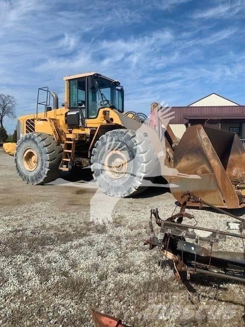 Volvo L220F Фронтальні навантажувачі