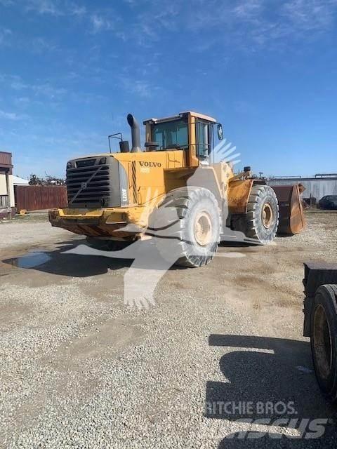 Volvo L220F Фронтальні навантажувачі