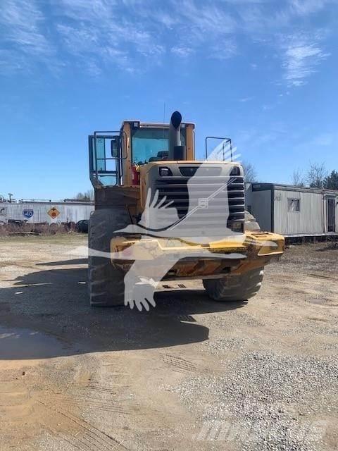 Volvo L220F Фронтальні навантажувачі