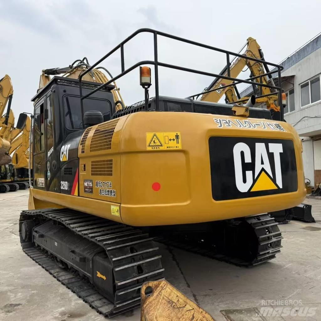 CAT 326D2 Середні екскаватори 7т. - 12т.