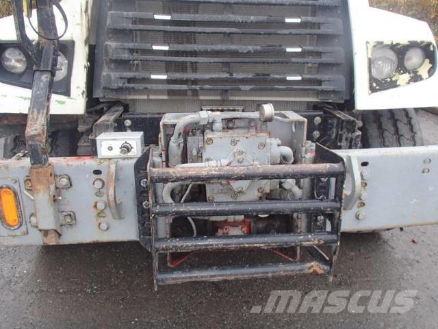 Freightliner 114 SD Будтехніка - Інші