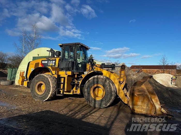 CAT 966M Фронтальні навантажувачі