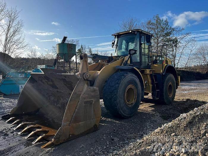 CAT 966M Фронтальні навантажувачі