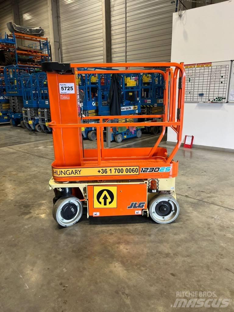 JLG 1230 ES Вертикальні щоглові підйомники