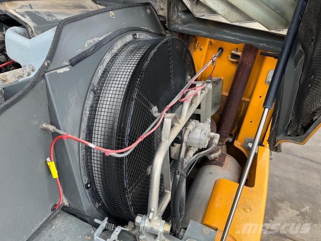 Liebherr A 316 Перевантажувачі металобрухту/промислові навантажувачі