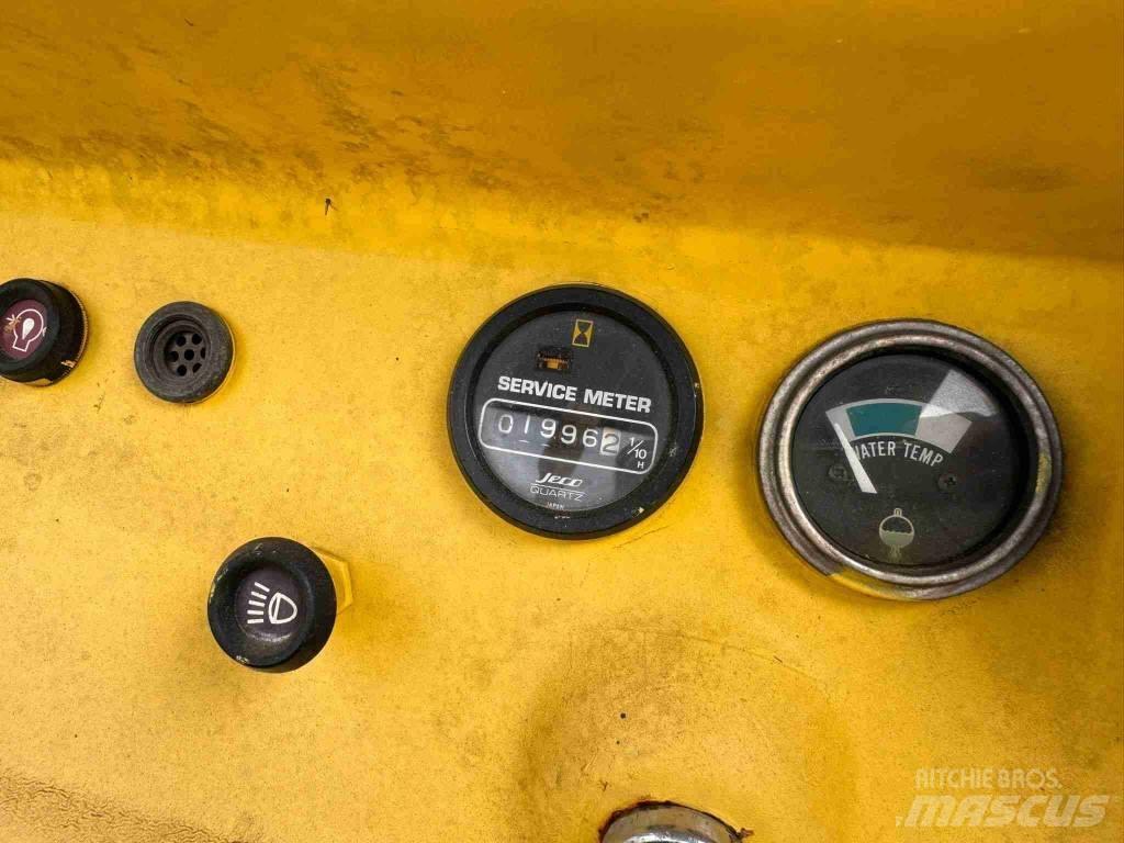 Komatsu D 21 P-5 Гусеничні бульдозери